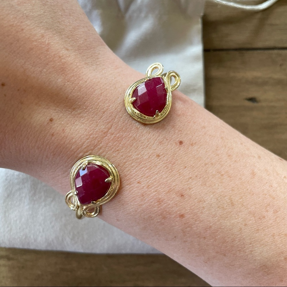 Maroon + Gold Kendra Scott bracelet